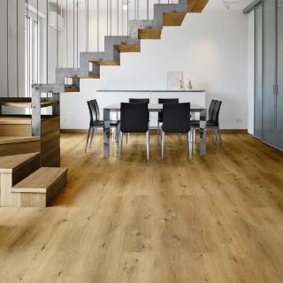 ✨ Taliansky štýl. Švajčiarska kvalita. 🏡 Ecoline Click 9525 – Dub Taliansky Svetlý 👣 Ticho, teplo, komfort vďaka korkovej...